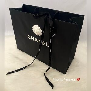 CHANEL LARGE PAPER GIFT BAG W/ SIGNATURE WHITE CAMELLIA FLOWER & RIBBON IN BLACK